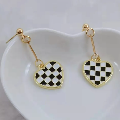 Checked heart studs